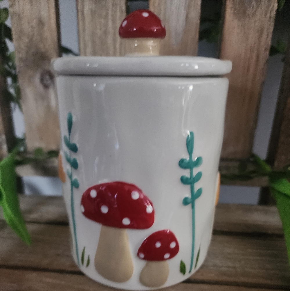 Pretty Mushroom Pattern Canister